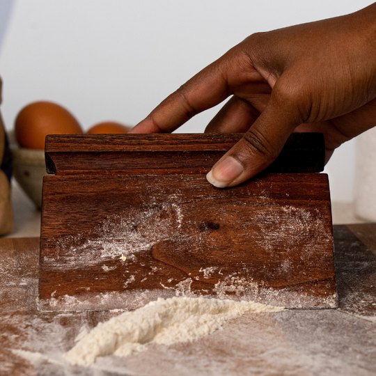 PASTRY & DOUGH SCRAPER