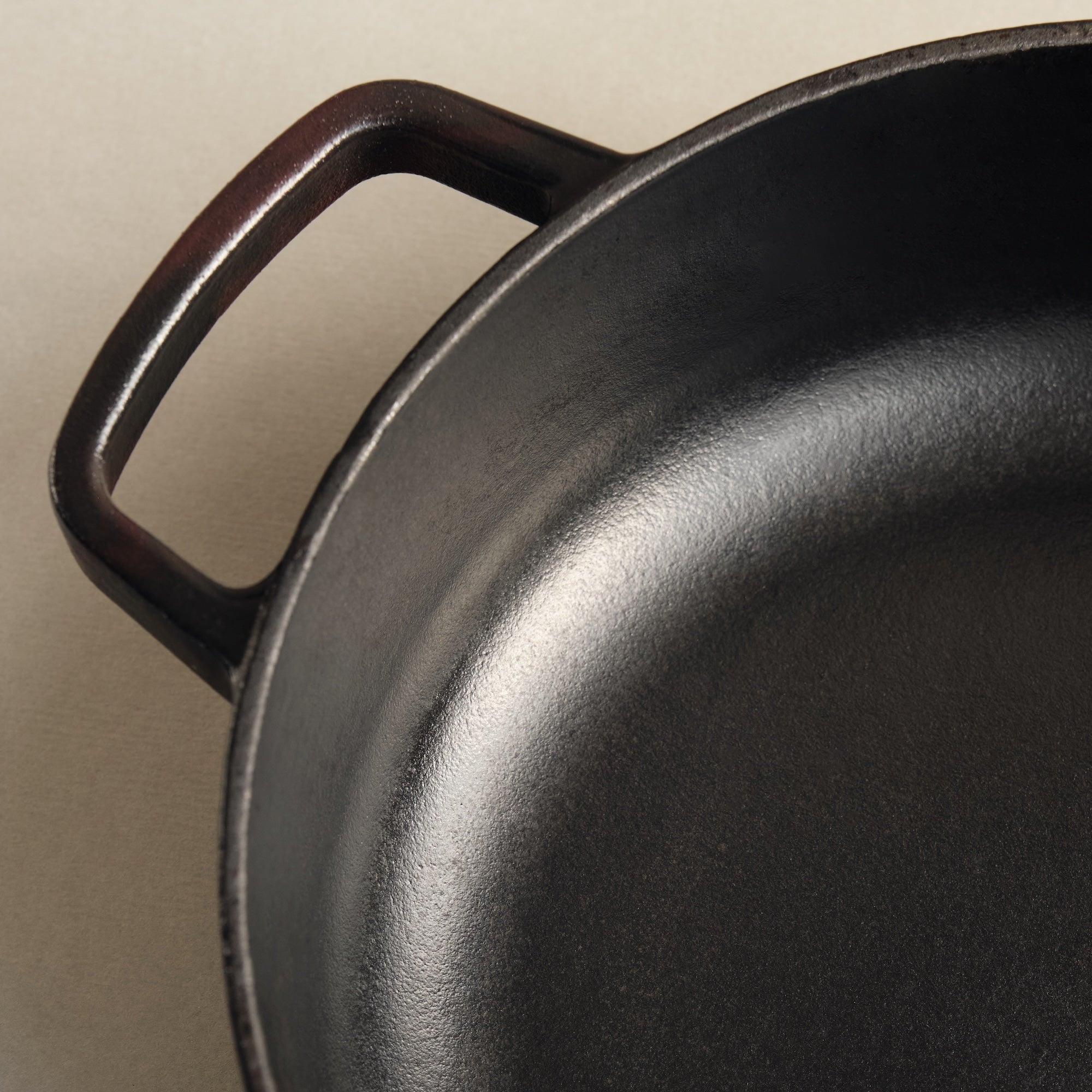 Double enamelled cast iron pan by Katto