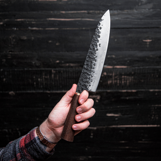 THE DIFFERENCE BETWEEN CHEFS KNIVES AND SANTOKU KNIVES
